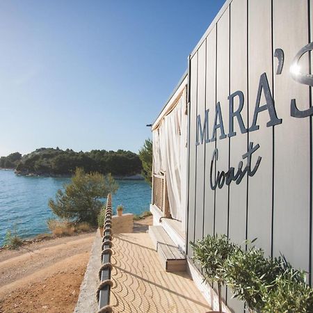 Mara'S Coast - Amelia Apartment Pakostane Bagian luar foto
